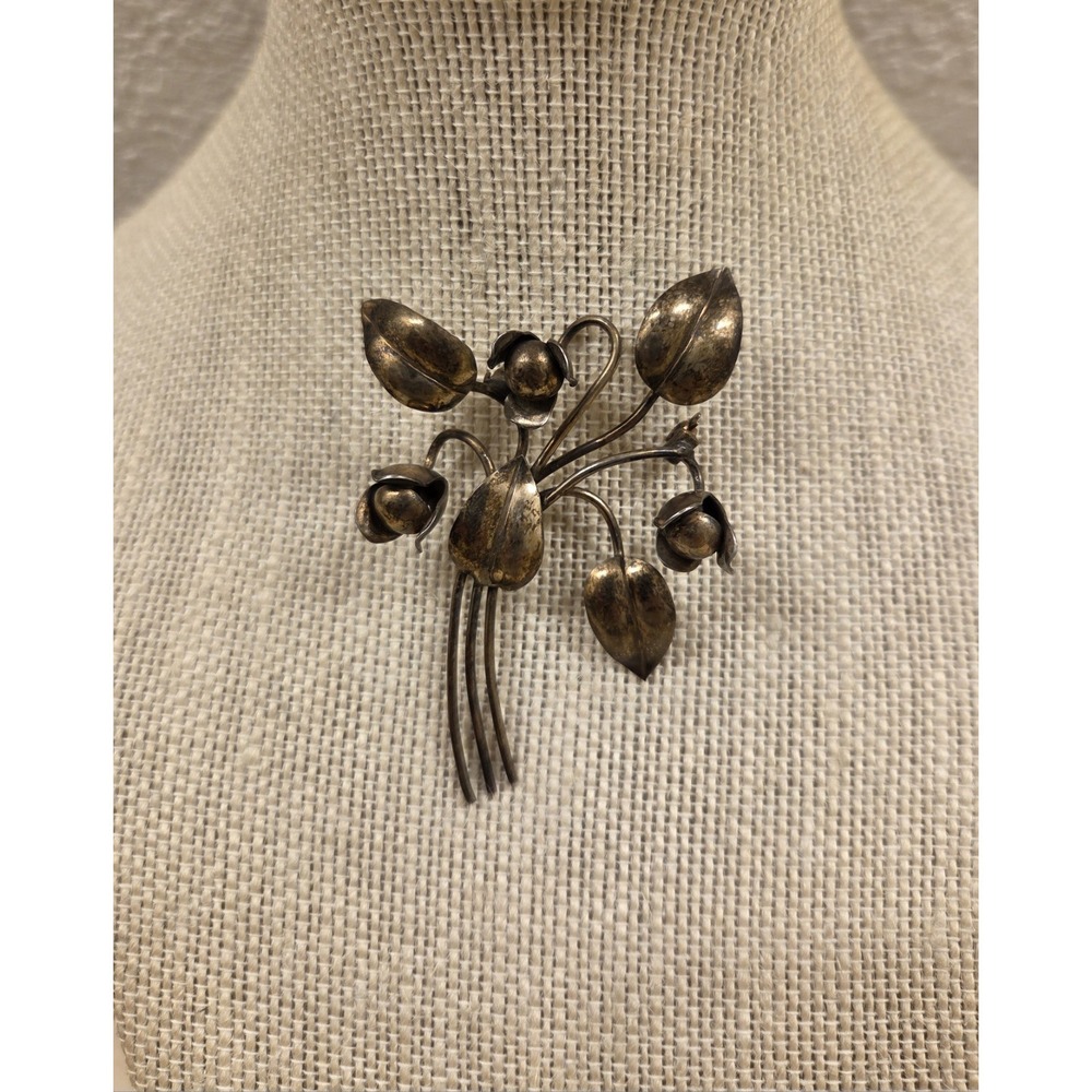Large Antique Sterling Silver‎ Flower Brooch
